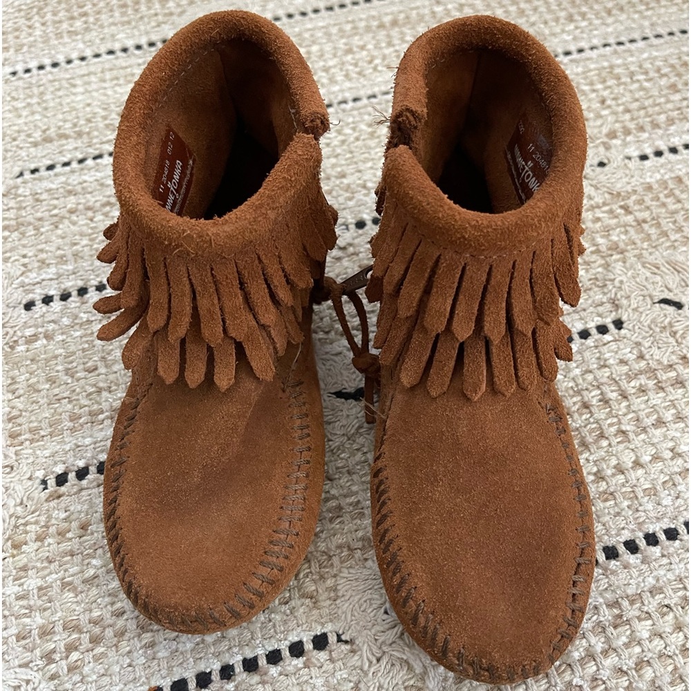 Girl Minnetonka Low Top Boots